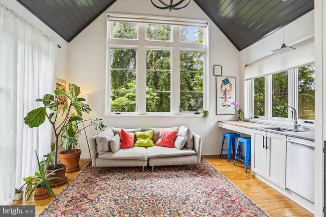 Foto del edificio - 3705 Brandywine St NW
