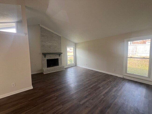 Foto del edificio - 5913 Rustlewood Dr