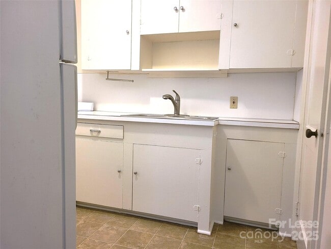 Foto del edificio - 2357 Sharon Rd