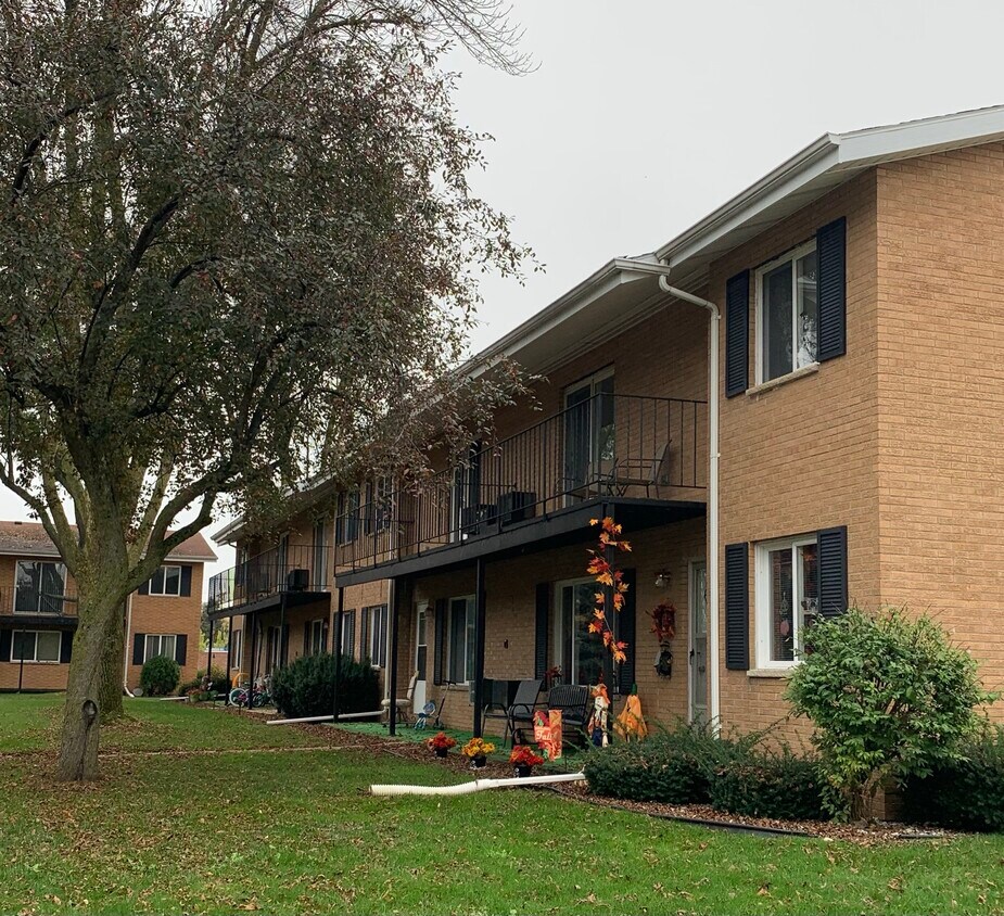 Maple View 909 Joyce St Kaukauna, WI