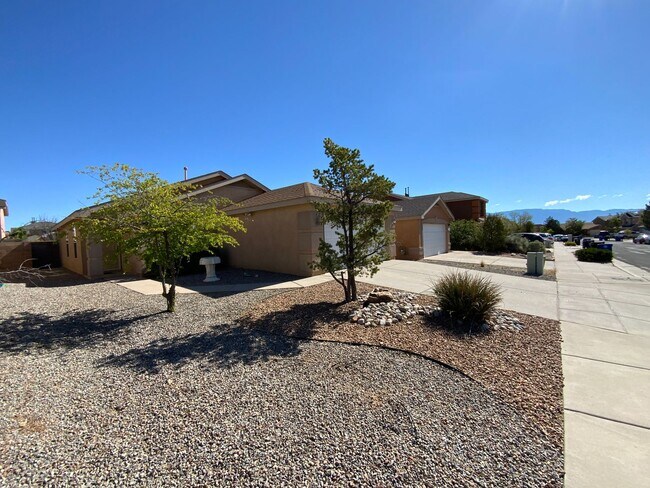 Foto del edificio - 3 Bedroom Single Story Home Available in V...