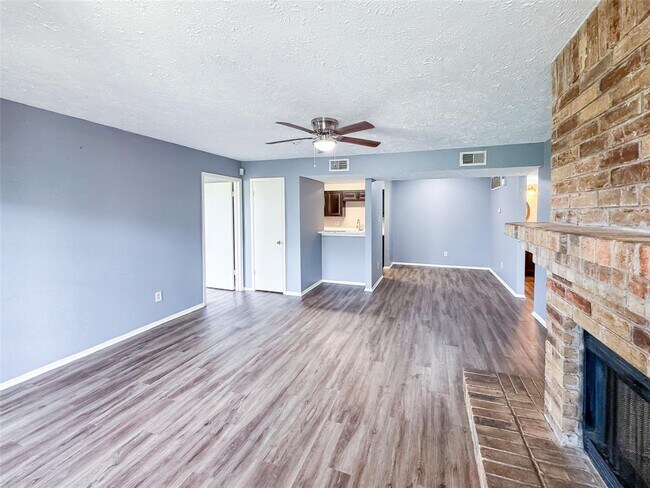 Foto del edificio - 10555 Turtlewood Ct
