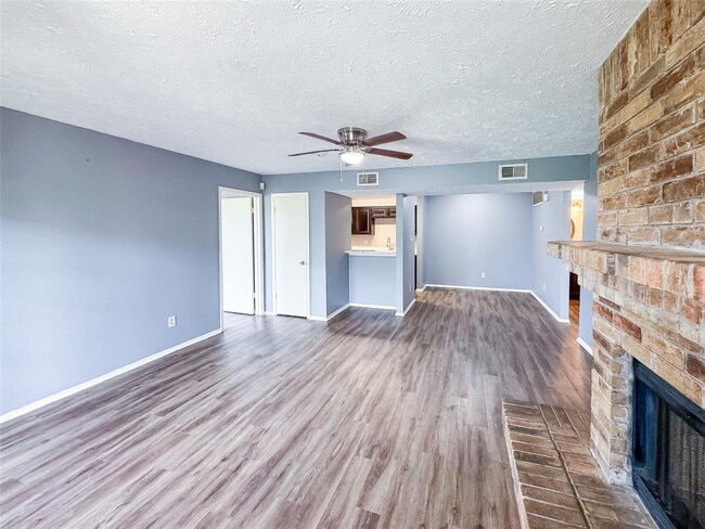 Building Photo - 10555 Turtlewood Ct