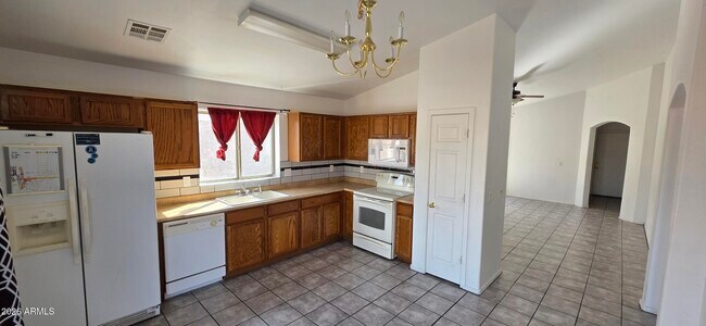 Foto del edificio - 6642 E Lush Vista View