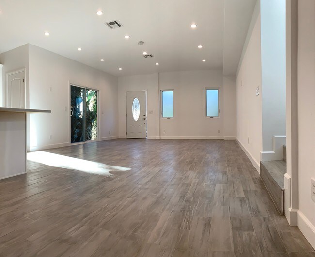 Open Floor Living Room - 2219 Glendon Ave