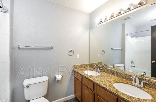 Foto del edificio - 5728 E 127th Ave