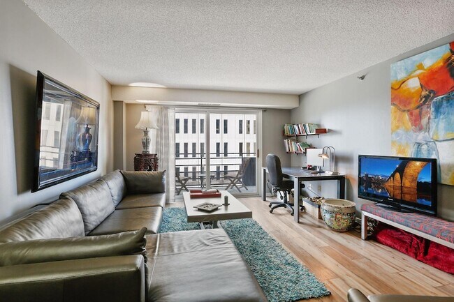 Foto del edificio - 121 Washington Ave S