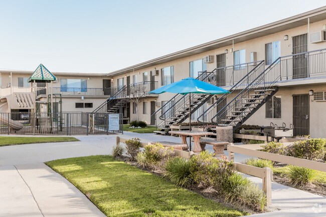 Stone Crest Pointe Apartments Fullerton, CA