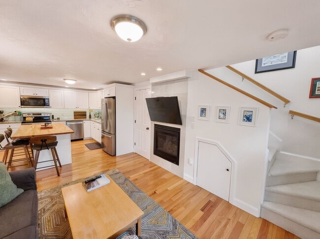 Foto del edificio - Beautiful Condo In Beverly MA!