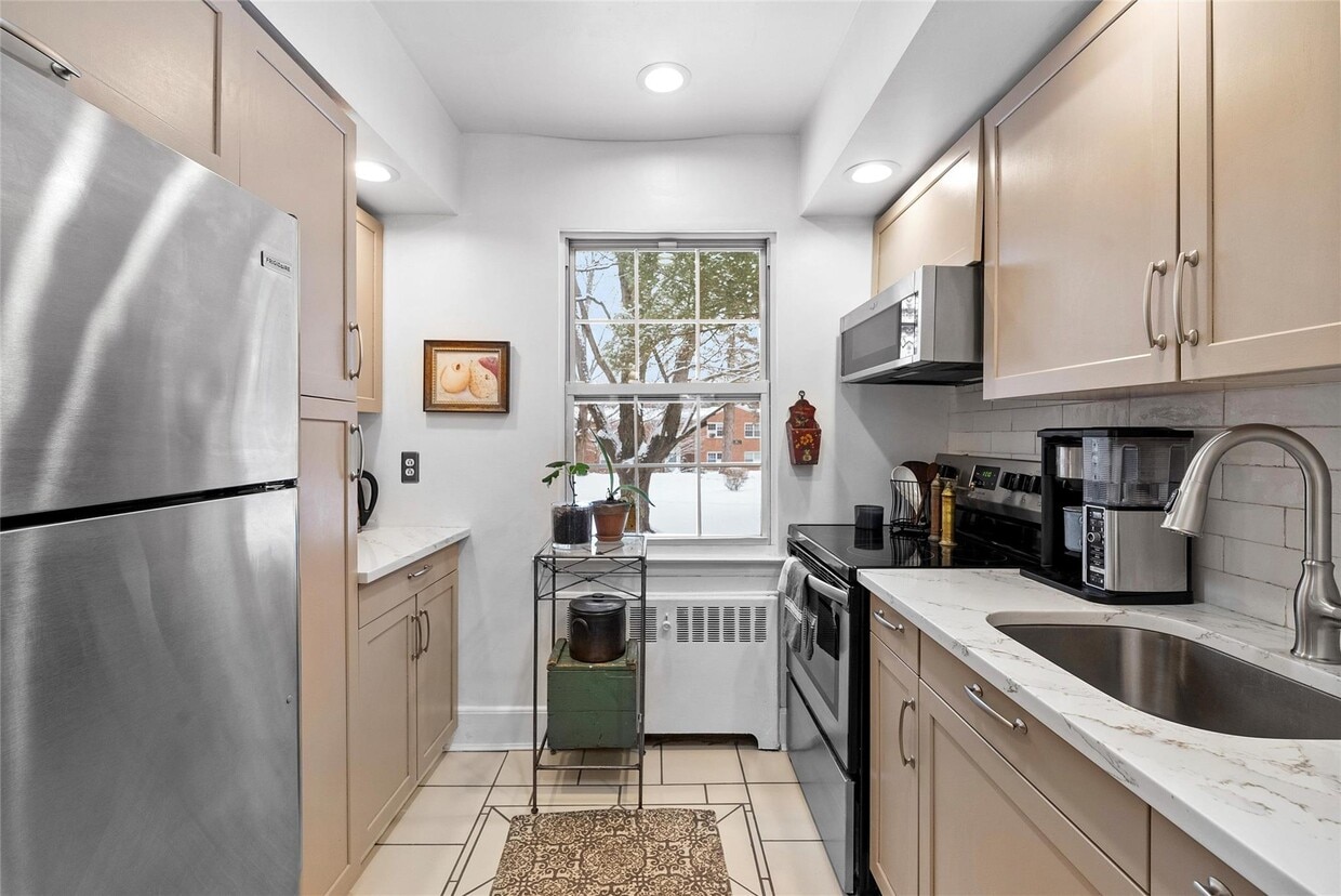 Foto principal - 182 Pinewood Rd