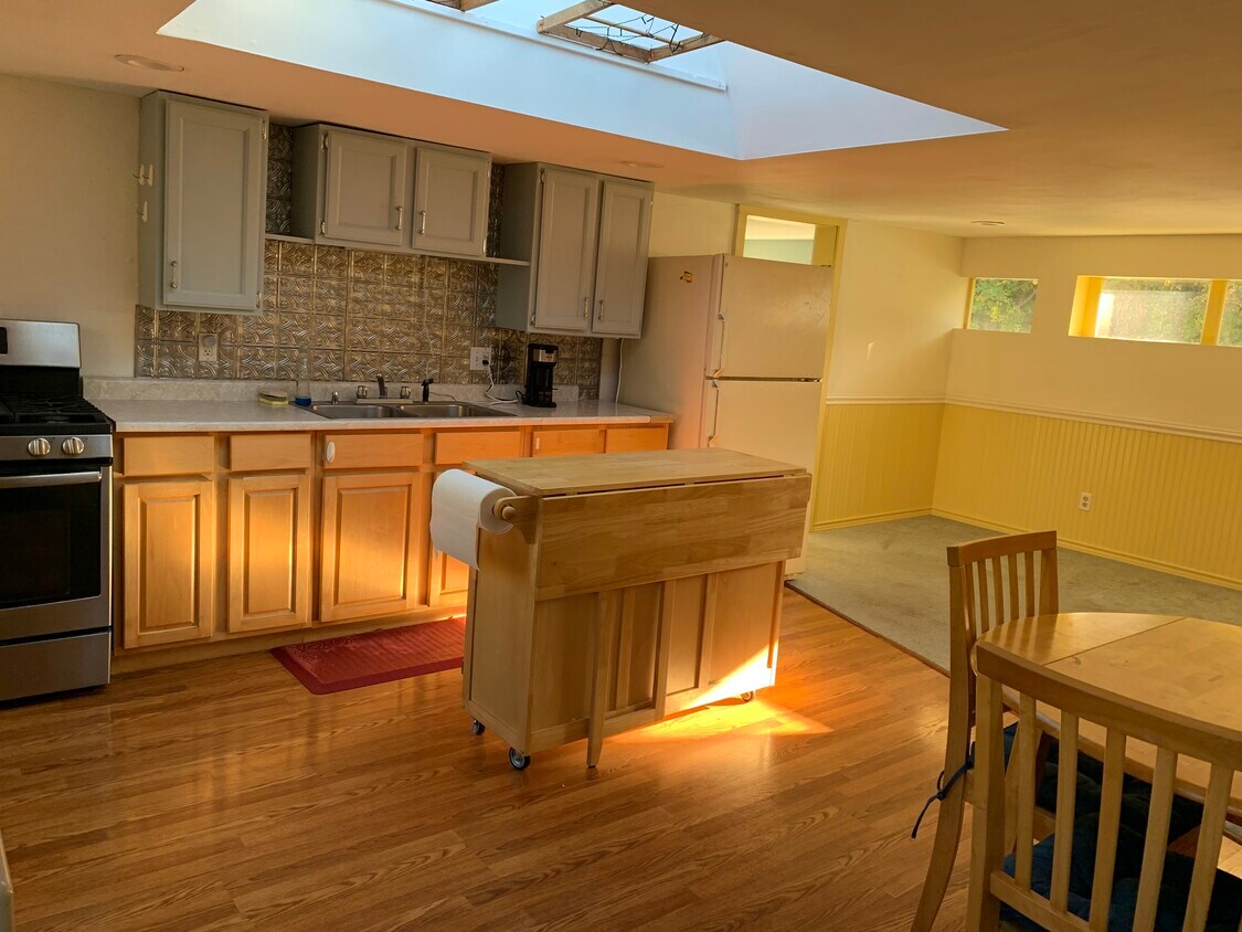 86 Spring St, Chester, CT 06412 House Rental in Chester, CT