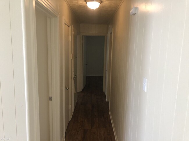 Building Photo - 3 br, 1 bath House - 321 Bradley St