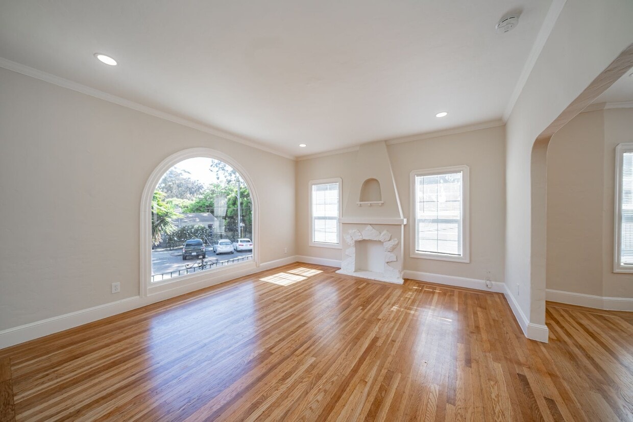 Primary Photo - 620-624 51st St