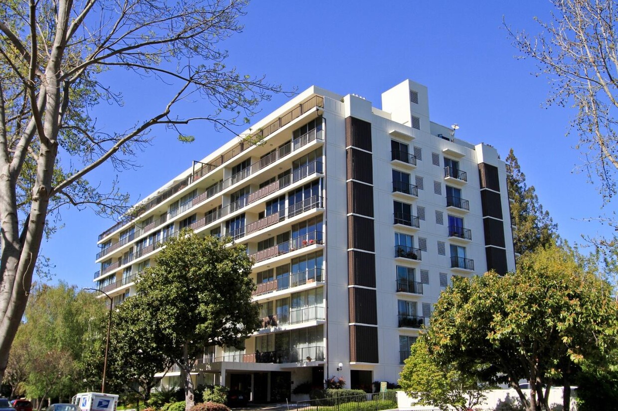 1330 University Ave, Menlo Park, CA 94025 Condo for Rent in Menlo
