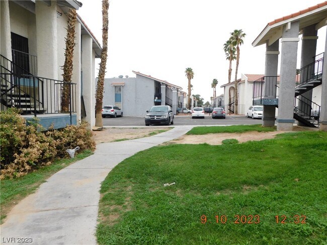 Building Photo - 4663 W Sand Creek Ave