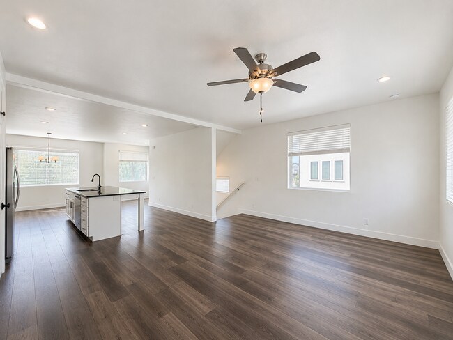 Building Photo - Views - Views - Views!! 4 Bedroom Modern Townhome