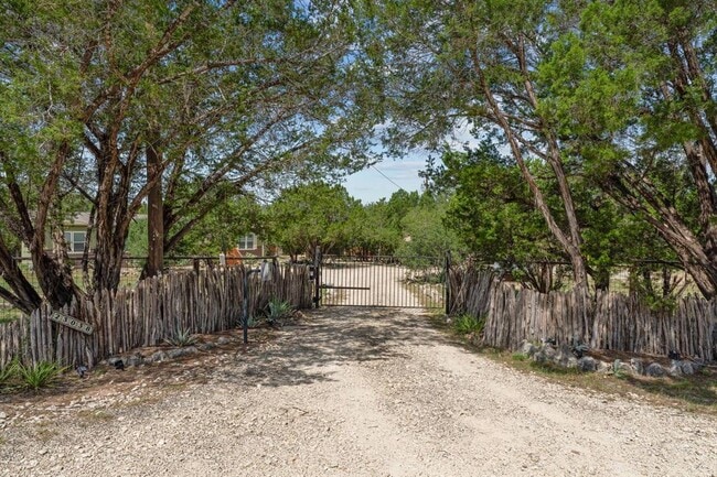 Building Photo - 23038 Pedernales Canyon Trail