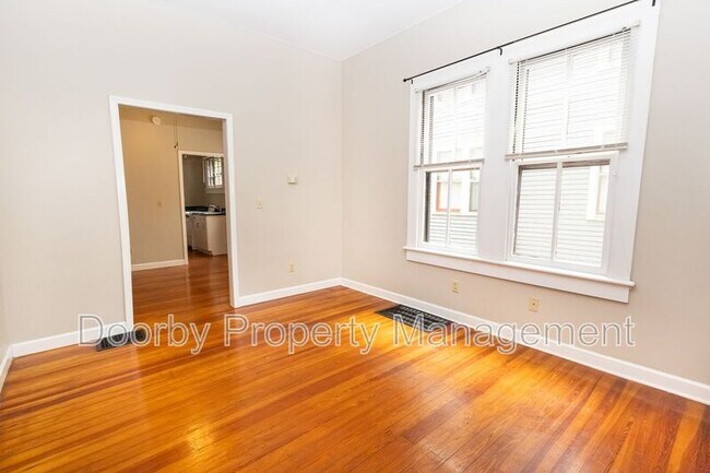 Building Photo - 318 Tremont St