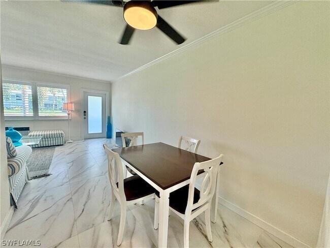 Foto del edificio - 473 12th Ave S