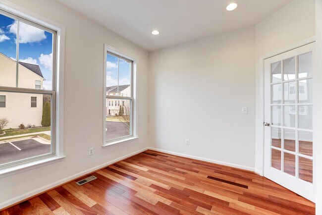 Foto del edificio - 42639 Chisholm Dr