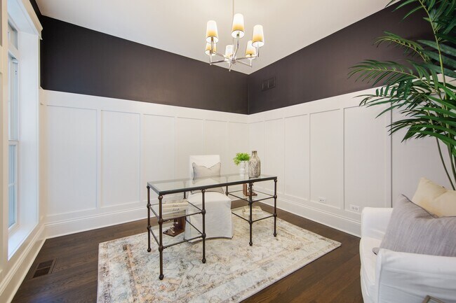 Foto del edificio - 6011 Flagg Creek Ln