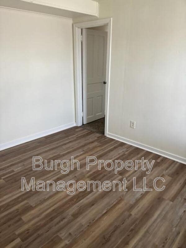 Building Photo - 129 Chess St