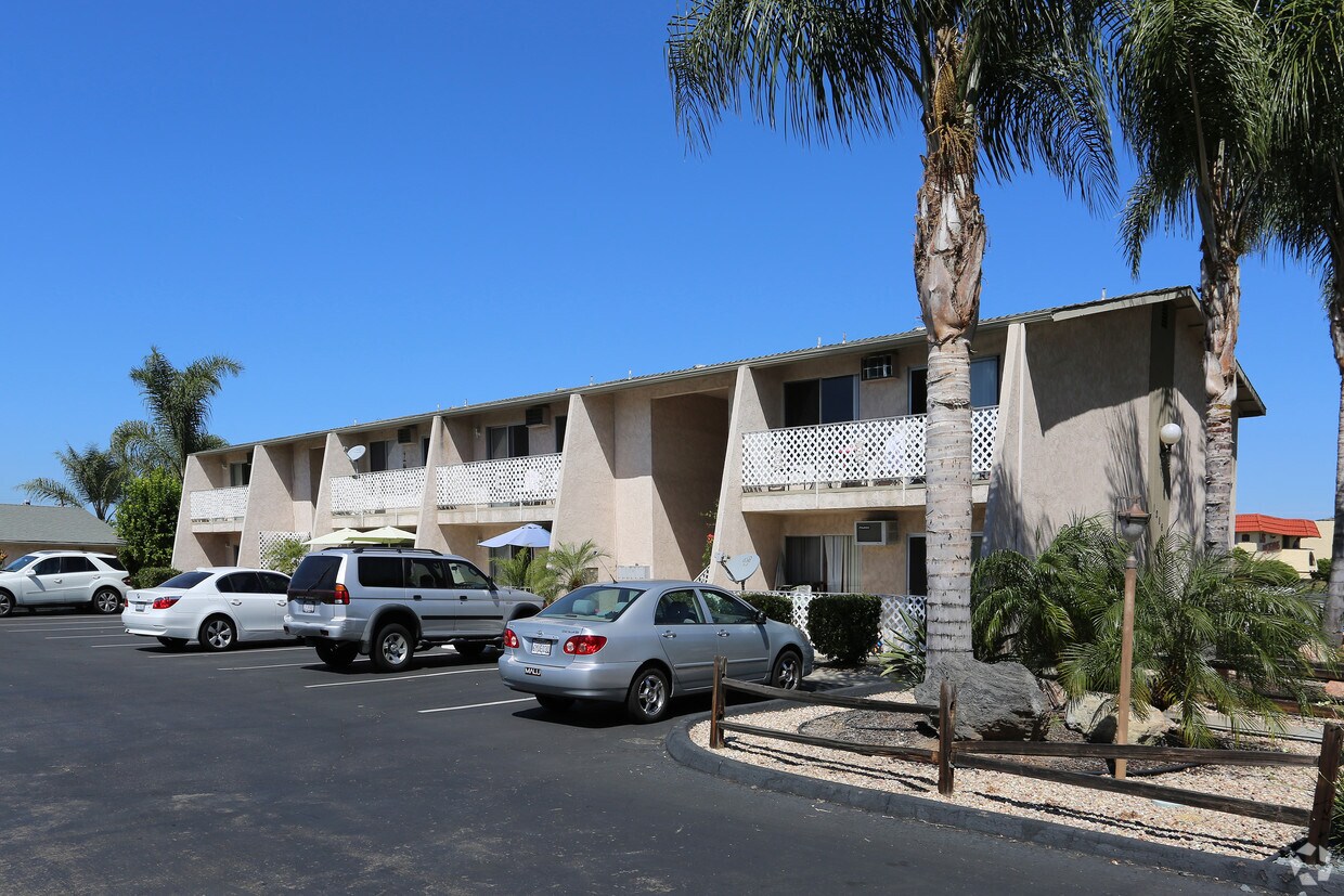 1286 N Mollison Ave El Cajon Ca 92021 Apartments El Cajon Ca Apartments Com