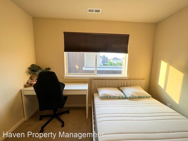 Building Photo - 3 br, 3 bath House - 30617 132nd Ct SE