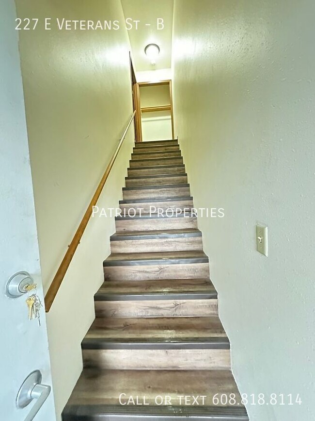 Foto del edificio - 2 bedroom/ 1 bath apartment in Tomah, WI