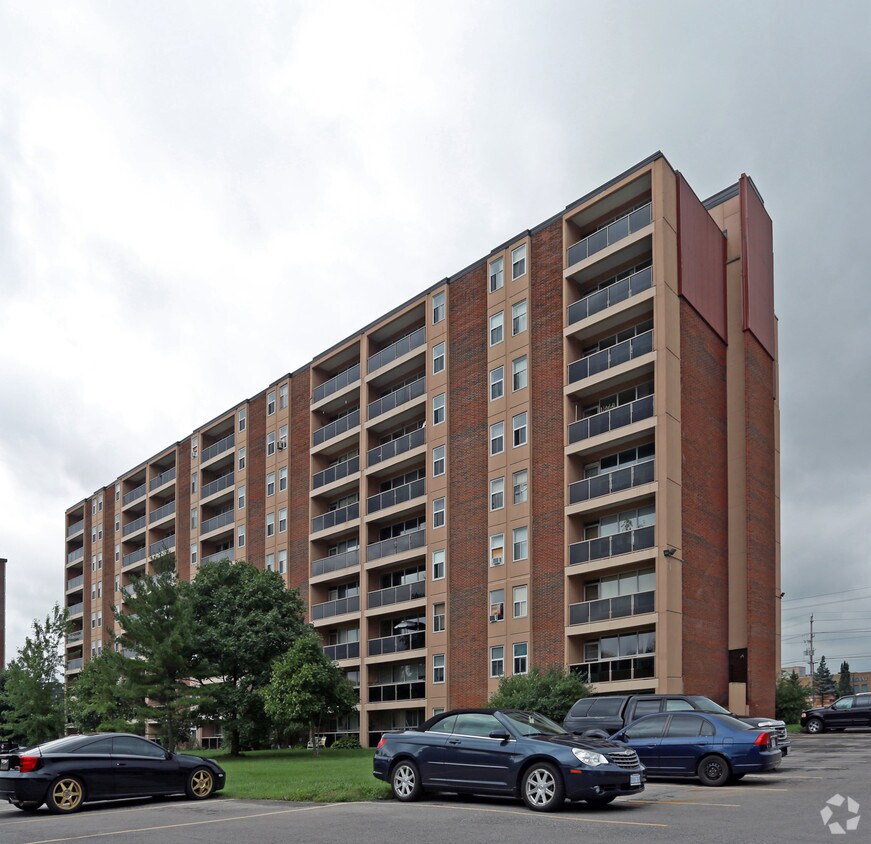 Building Photo - 780 Wonderland Road South