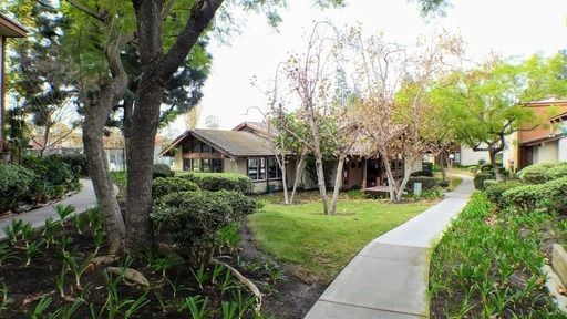 Building Photo - 3707 Country Club Dr