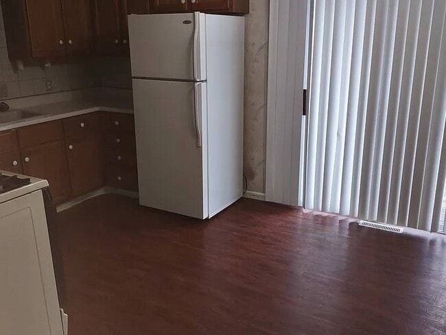 Building Photo - 1394 Carriage Hill Dr SE