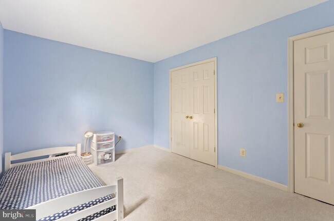 Building Photo - 8000 Sandburg Ct