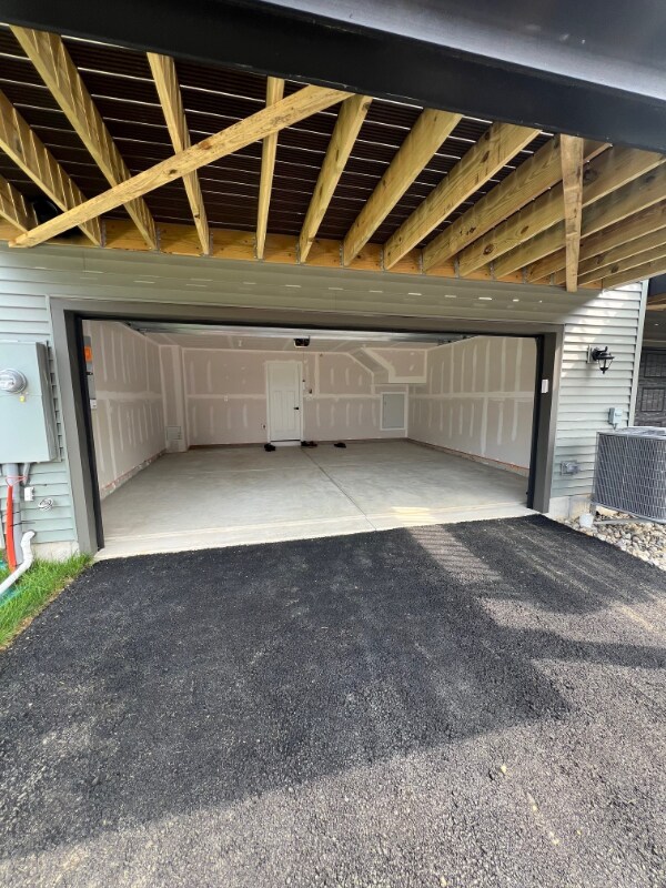 Building Photo - 336 E Grn St