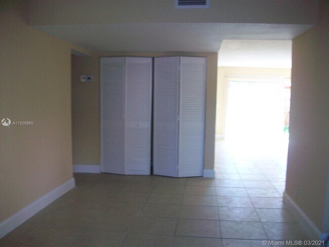 Building Photo - 3750 NW 115th Way