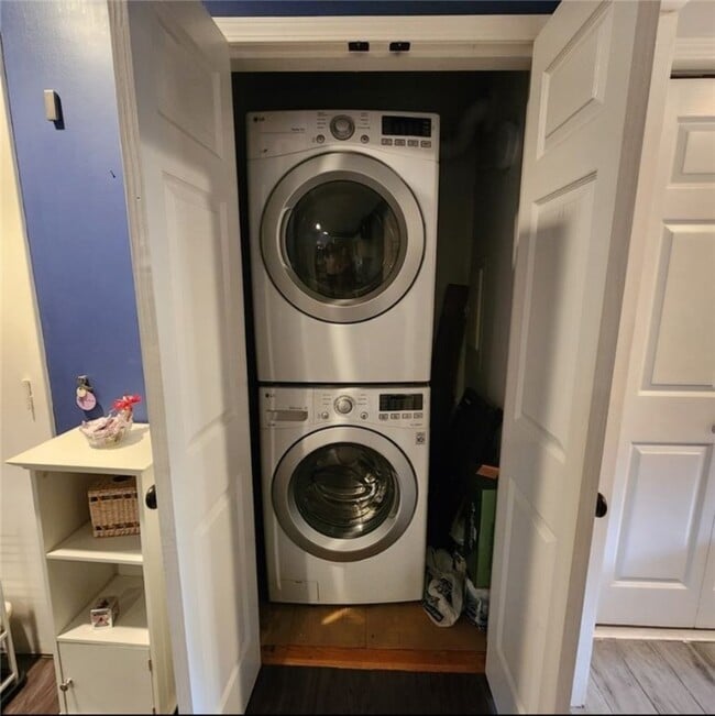 Foto del edificio - 2450 East Ave