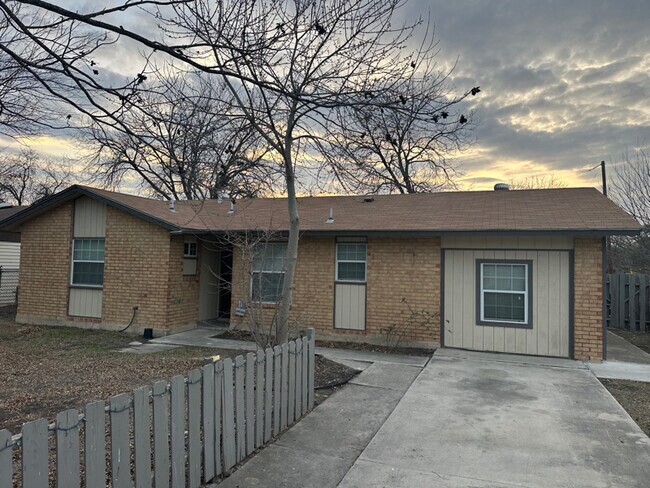 Foto del edificio - 9003 Perma Ln