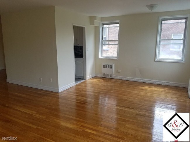 Foto del edificio - 3240 Irwin Ave