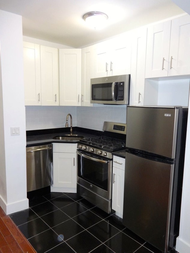 425454 Judge St Unit 1D, Queens, NY 11373 Condo for Rent in Queens