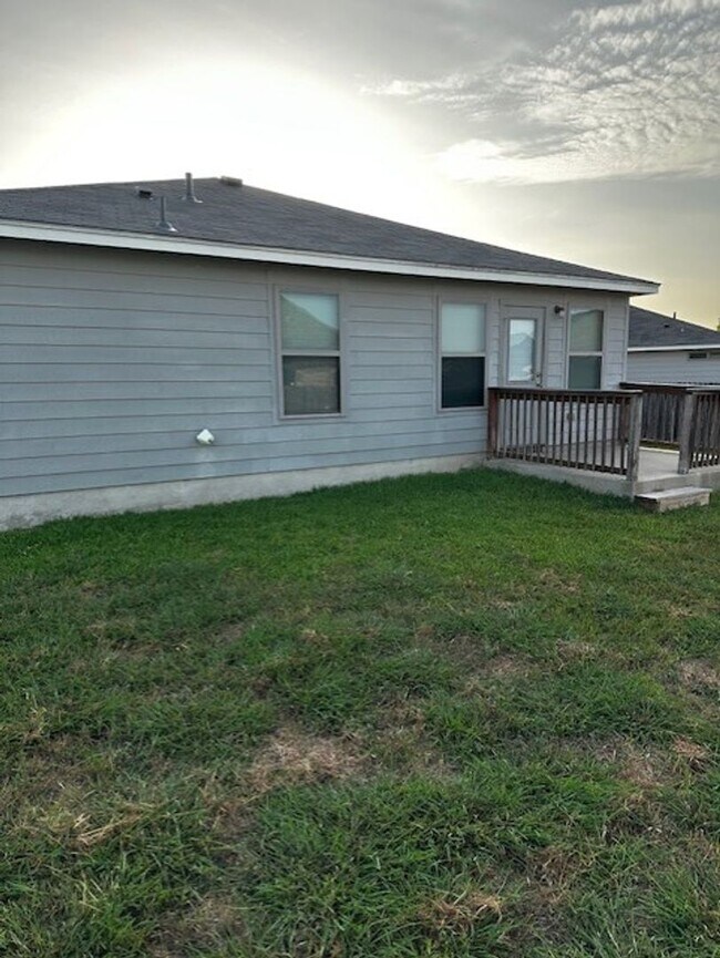 Building Photo - 2433 Stoneham Ct