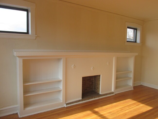 Foto del edificio - 1030 E Hyde Park Blvd