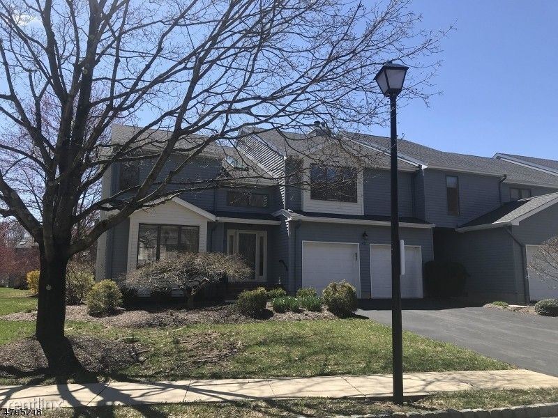 Primary Photo - 3 br, 2.5 bath Townhome - 42 Raven Dr
