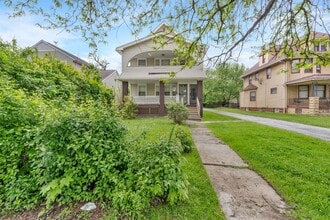 Building Photo - 3218 E 117th St