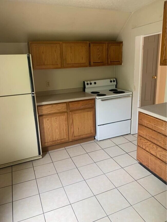Foto del edificio - 3 Bedroom Student Rental Near UWEC