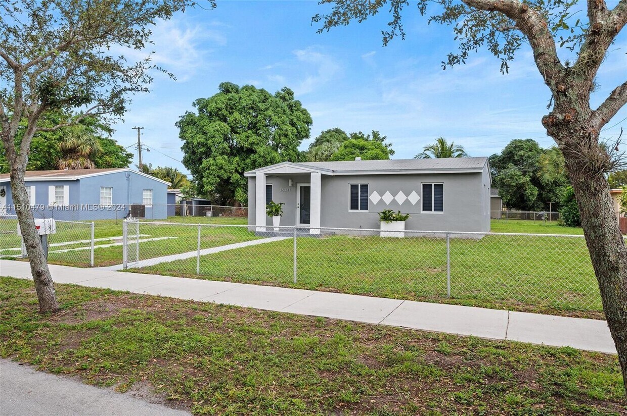 Primary Photo - 16341 NW 17th Pl