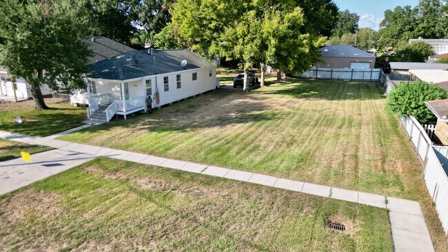 Foto del edificio - 413 Trist Pl