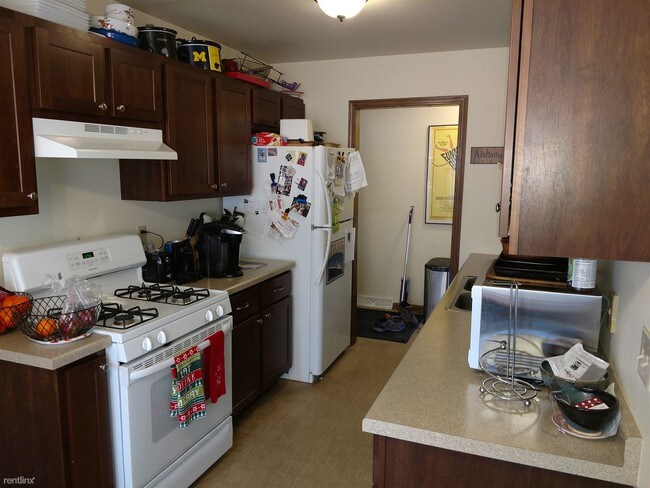 Building Photo - 3 br, 1 bath House - 3145 Clove Dr