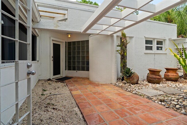 Foto del edificio - 5845 SW 88th St