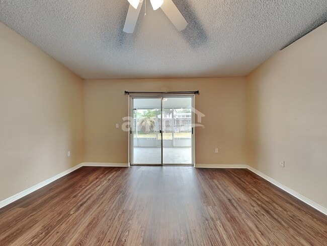 Foto del edificio - 10418 Maronda Dr