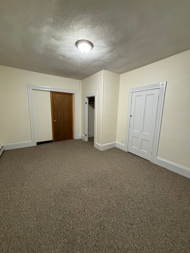 Building Photo - 203 Ash St